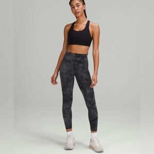 Lululemon Wunder Train High-Rise Tight 25"
Diamond Dye Pitch Grey women’s size 2